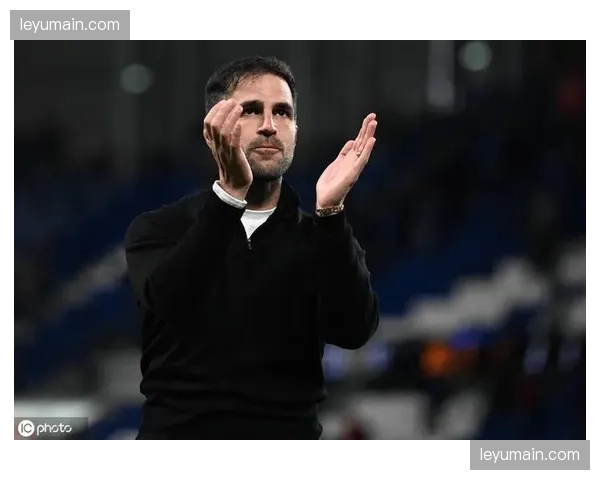 法布雷加斯忠诚科莫：获最佳意乙教练后表态不执教他队